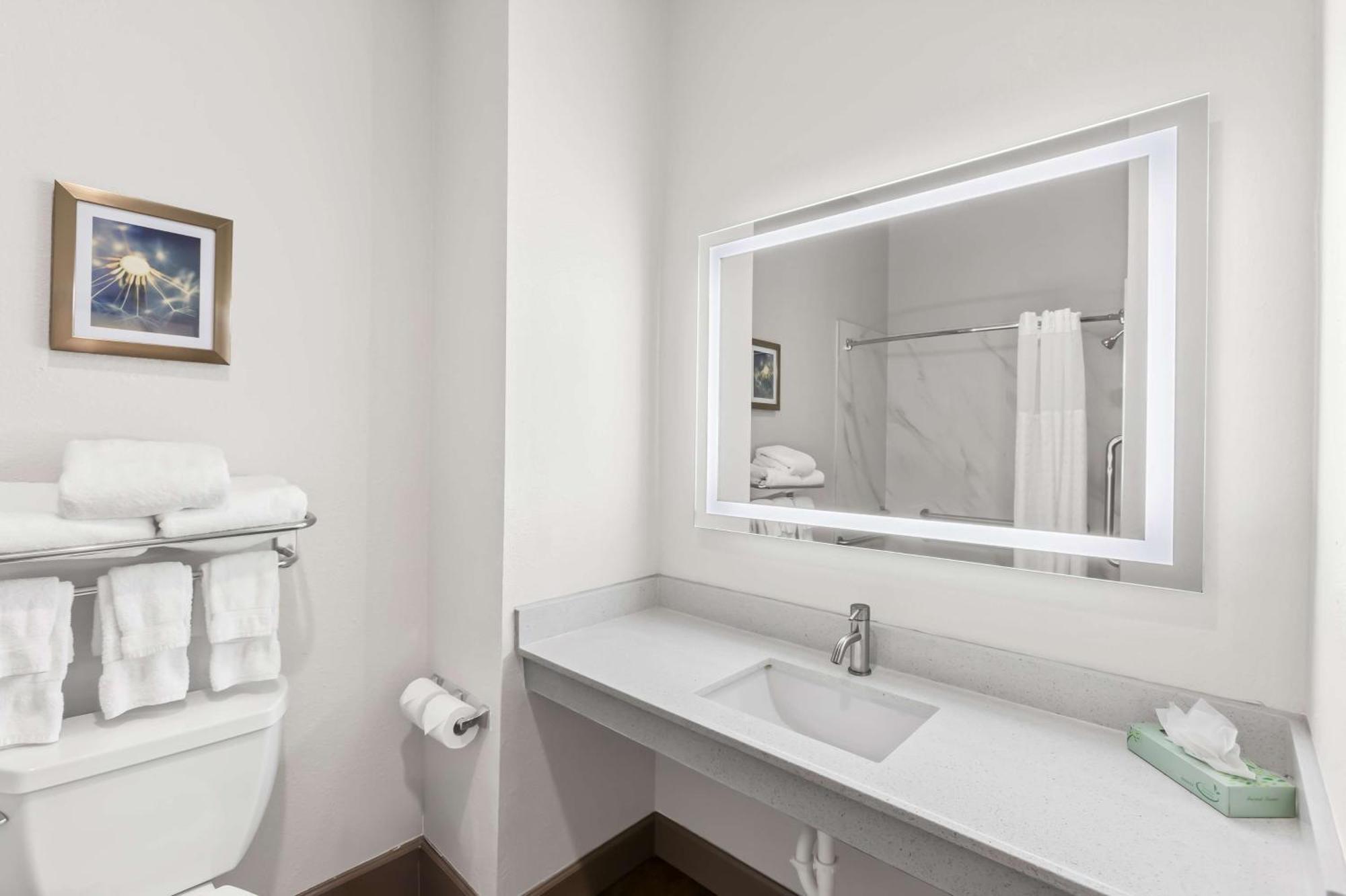 Sonesta Essential La Porte Luaran gambar